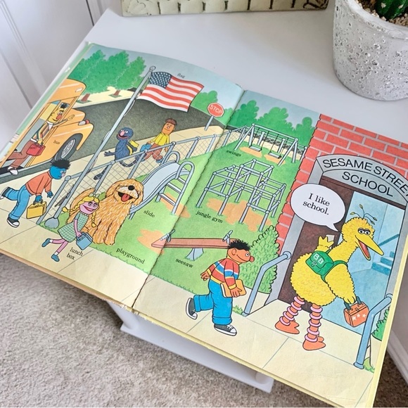 1980 I like School Sesame Street by Michaela Muntean Book - Picture 12 of 13